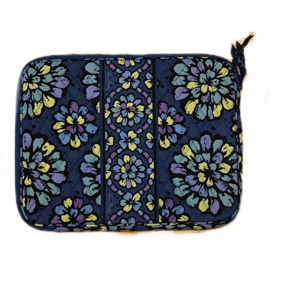 Vera Bradley Indigo Pop quilted Padded Laptop Case